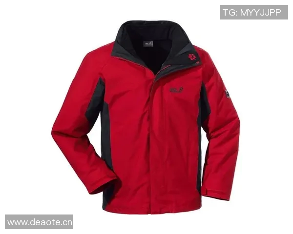 探索狼爪三合一冲锋衣的多功能性与户外冒险的完美结合 探索狼爪三合一冲锋衣的多功能性与户外冒险的完美结合