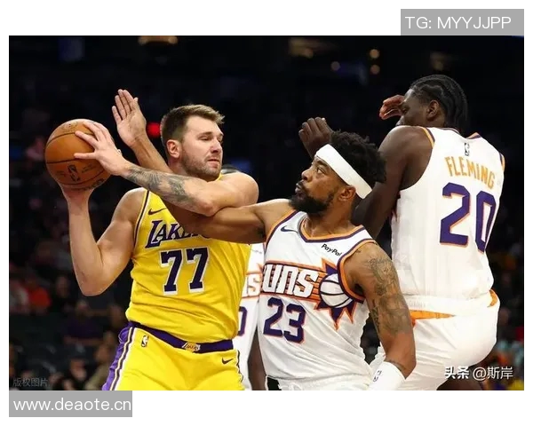 湖人队与火箭队激战19号赛场谁能在这场对决中笑到最后